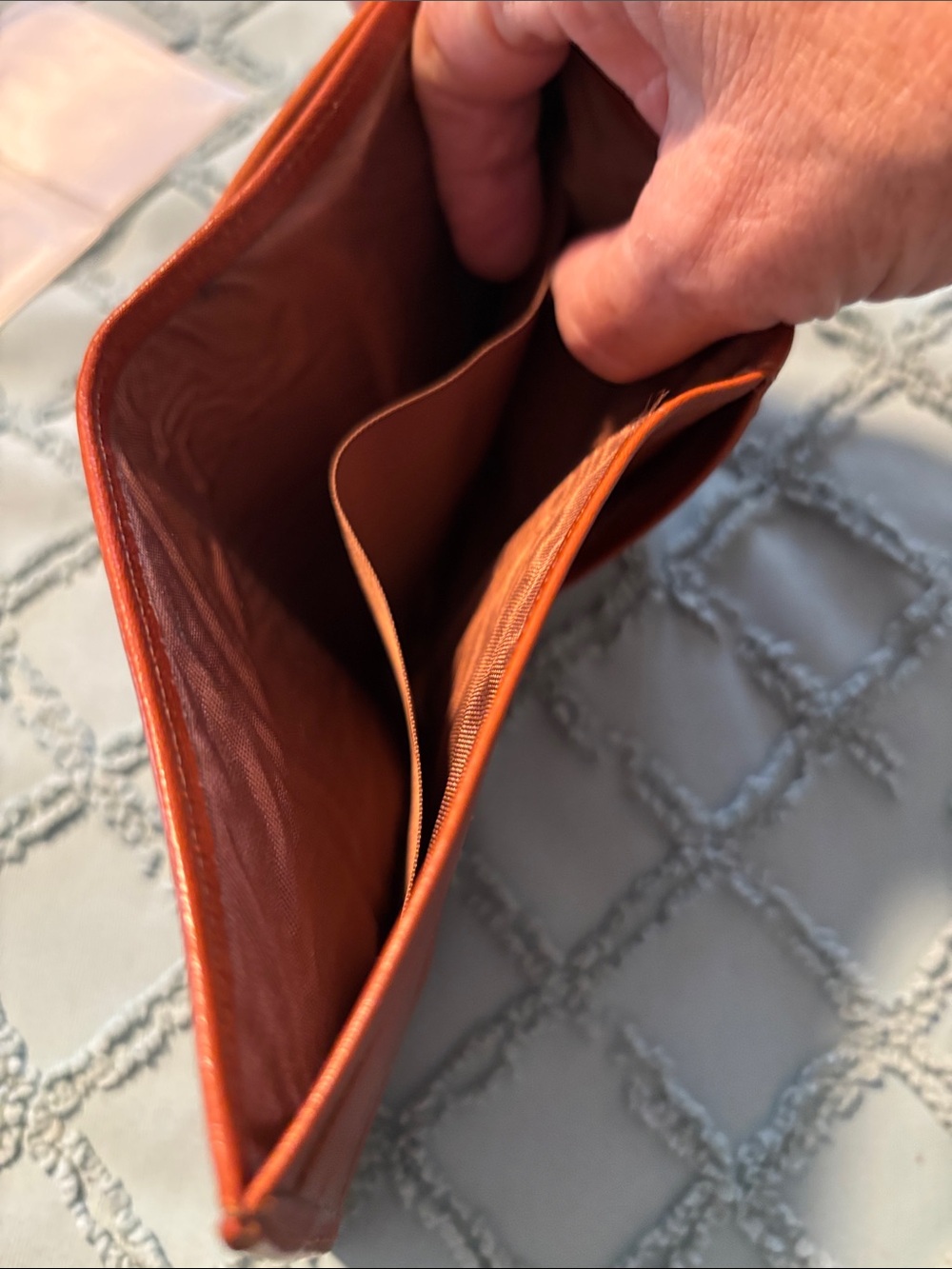 Pebbled Leather Bifold Wallet in Cream and Brown Vintage Dooney & Bourke - Picture 6 of 7